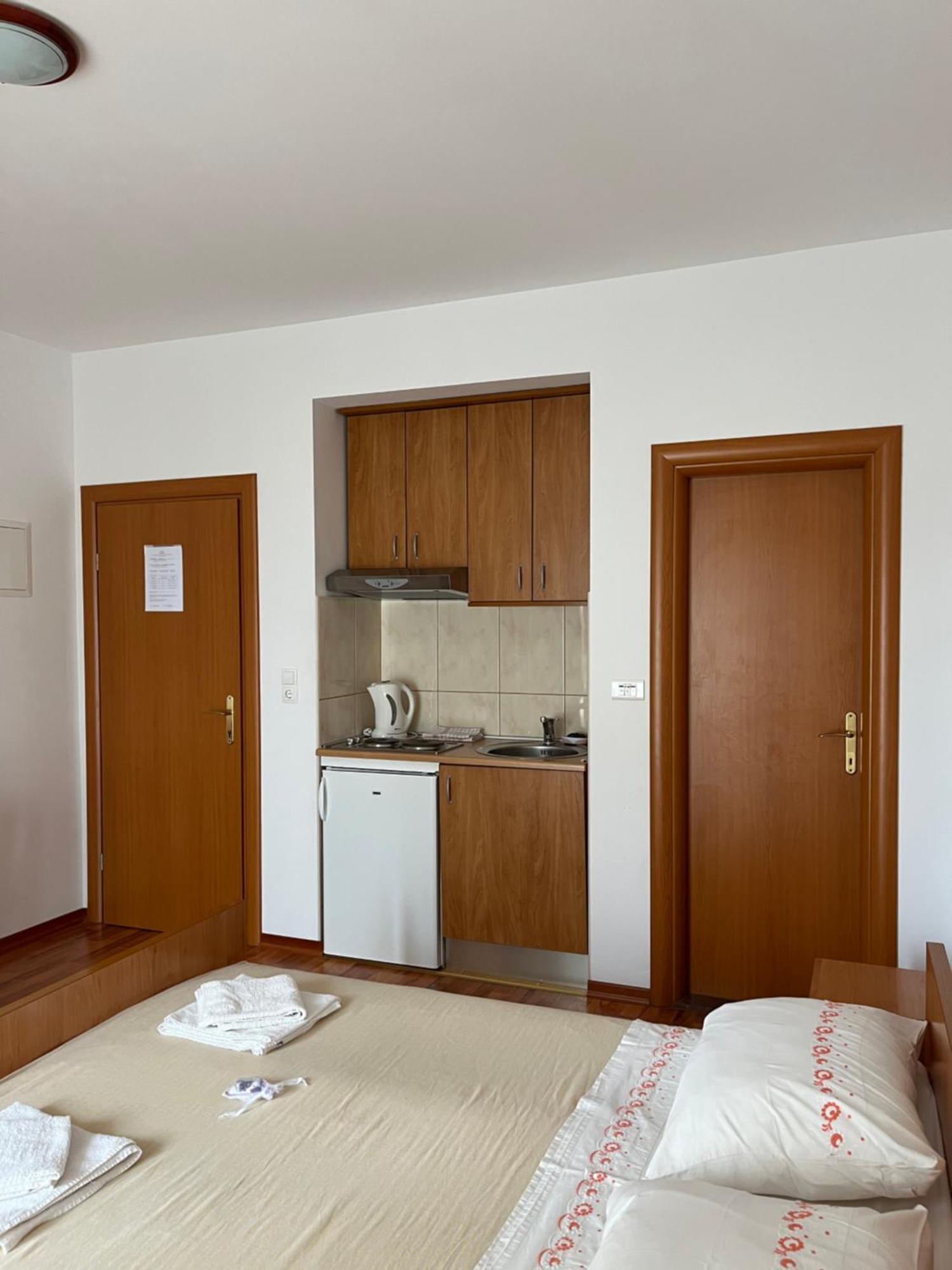 Apartments Bernarda Sumpetar Екстер'єр фото