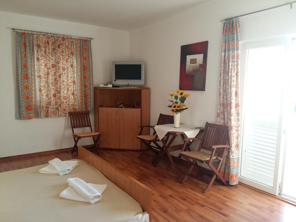 Apartments Bernarda Sumpetar Екстер'єр фото