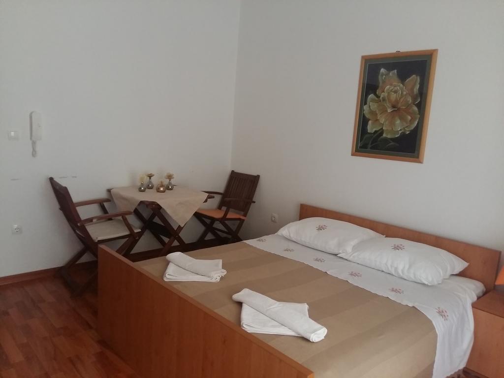 Apartments Bernarda Sumpetar Екстер'єр фото