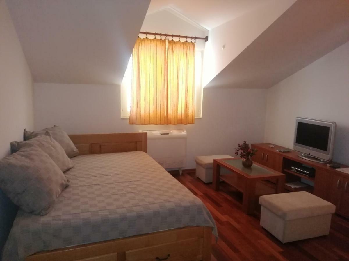 Apartments Bernarda Sumpetar Екстер'єр фото